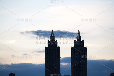 水库旁的日落