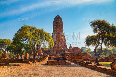 位于泰国大城府历史公园的佛寺，是联合国教科文组织世界遗产