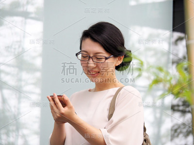 女人用的智能手机