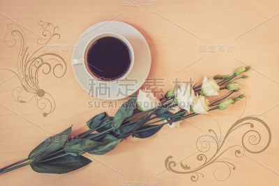 一杯带花的咖啡