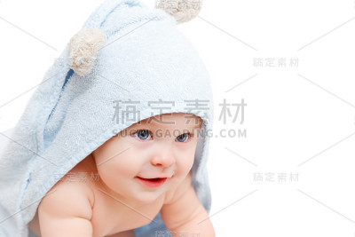 可爱的宝宝爬行