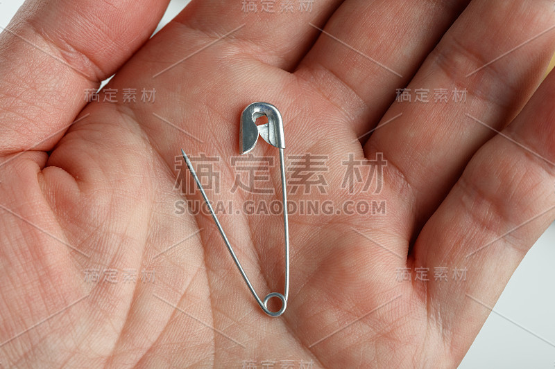 银安全别针