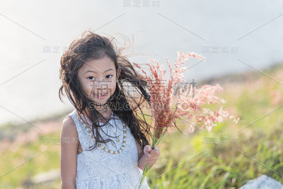 孩子的时尚。可爱的亚洲小女孩