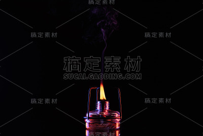 化学实验室失火的烟变黑了