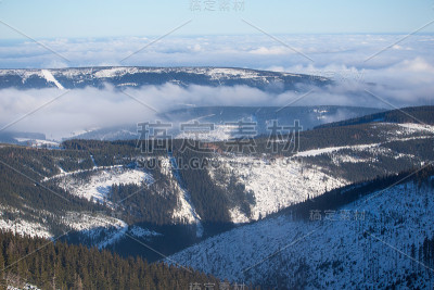 Karkonosze山上的云朵(krkonosze)
