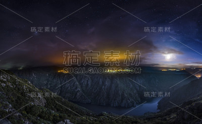 里贝拉萨克拉峡谷的夜景摄影