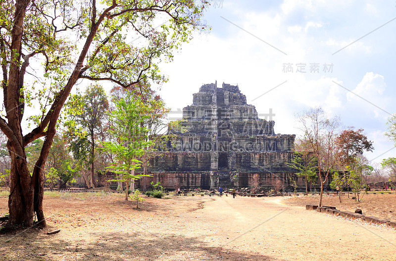 七层金字塔Prasat Thom, Koh Ker，柬埔寨