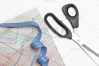 缝纫器材、卷尺、剪刀及缝纫图样