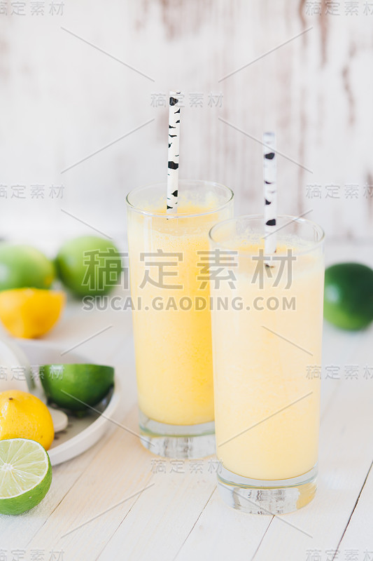 柠檬奶昔加酸奶