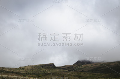 山的全景照片
