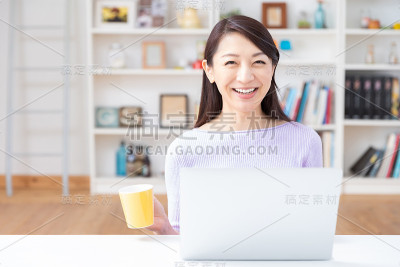 亚洲女人