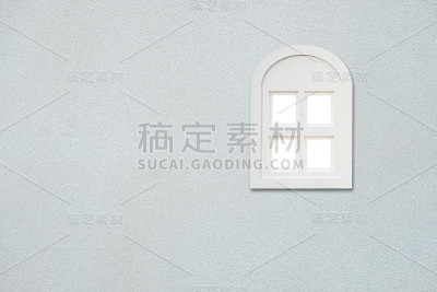 白墙上的窗户
