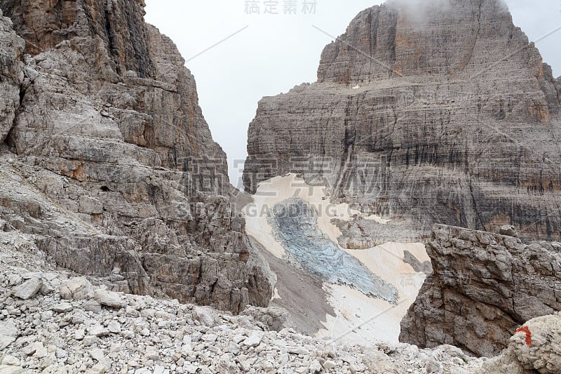 意大利Brenta Dolomites的Sfulmini冰川和山脉