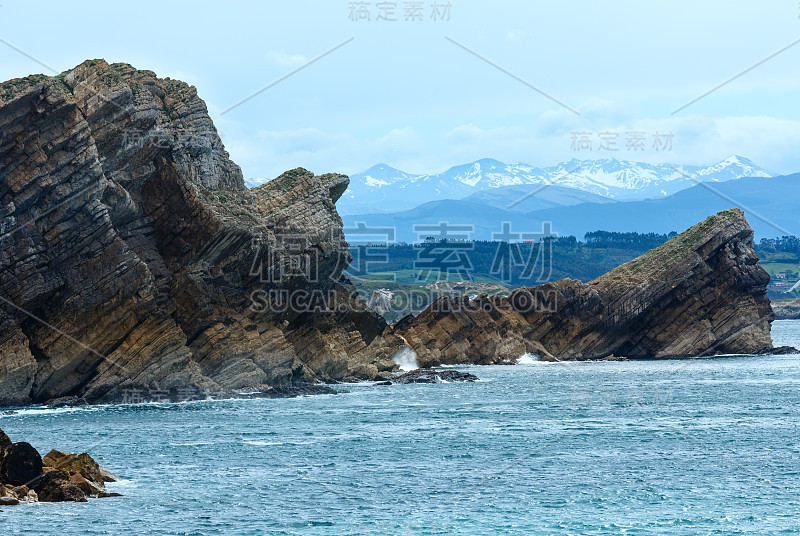 海洋海岸线景观。