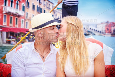 新婚燕尔度蜜月
