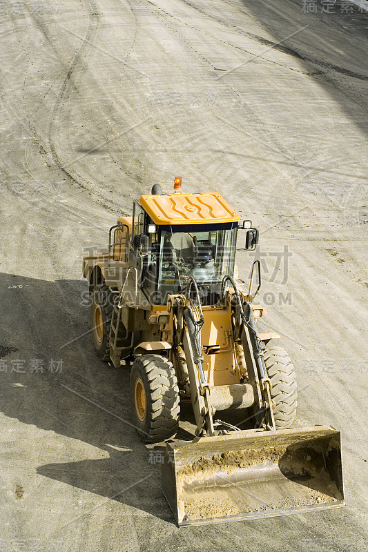 高速公路建设;推土机从上面