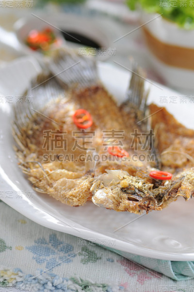 炸鱼，炸鱼