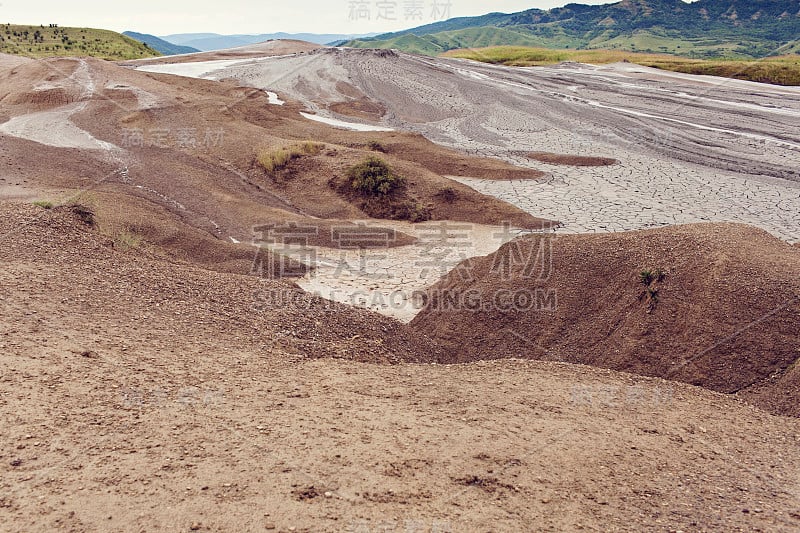 来自罗马尼亚布扎乌泥火山的景观