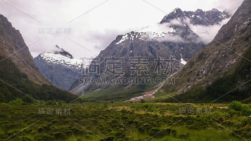 新西兰山上的景色