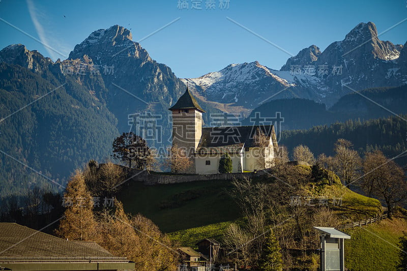 Château-d'Oex，瑞士山区的一个小山谷村庄