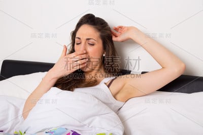 累了的女孩