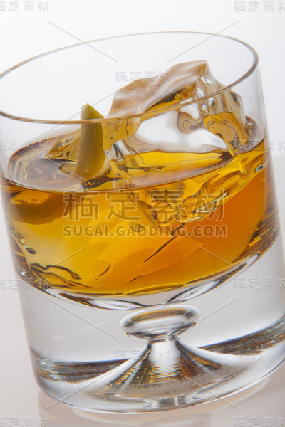 威士忌加冰