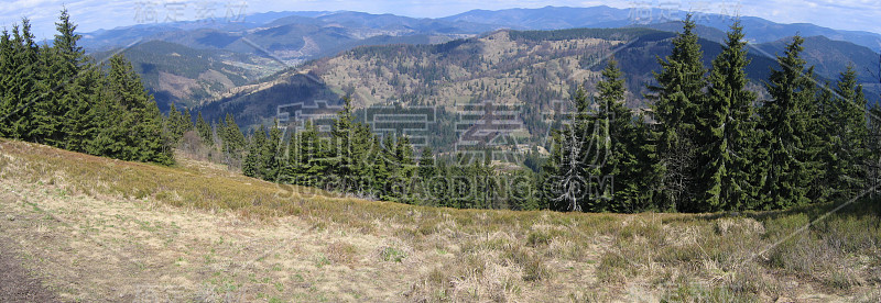 喀尔巴阡山口全景