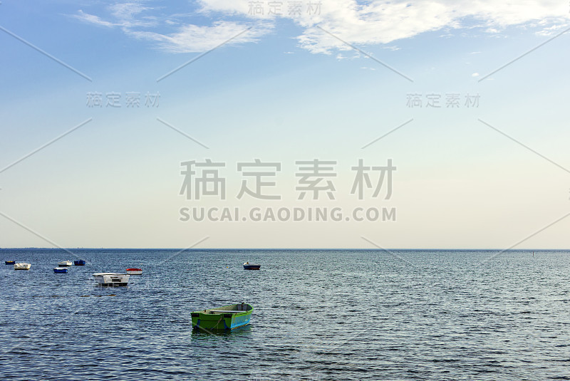 小船在海里