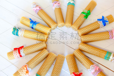 由天然蜂蜡制成的香薰蜡烛