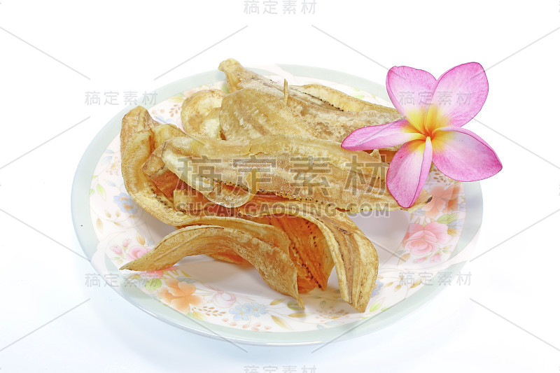 白色背景上的脆皮香蕉
