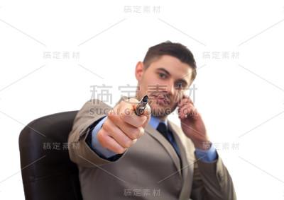 用钢笔指着