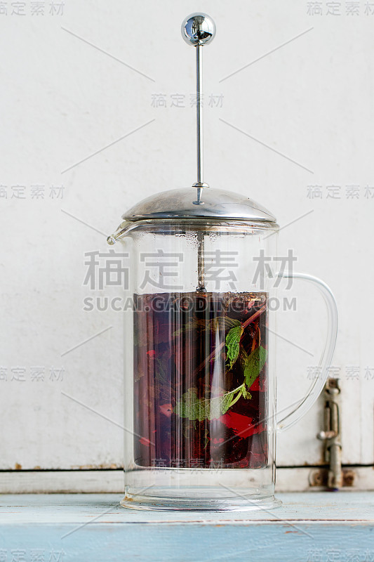 热的花草茶