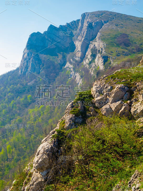 克里米亚的夏季山地景观