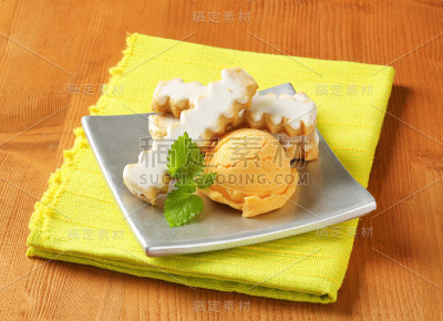 冰淇淋加冰香草饼干