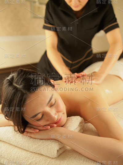 背部按摩