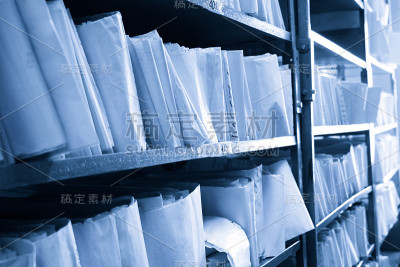 堆积在档案中的纸质文件