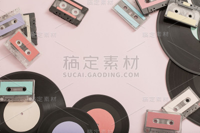 收集音乐磁带、纸制背景唱片。复古的概念