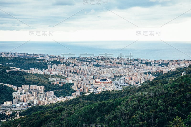 热那亚的山景