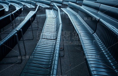 蓝空板凳