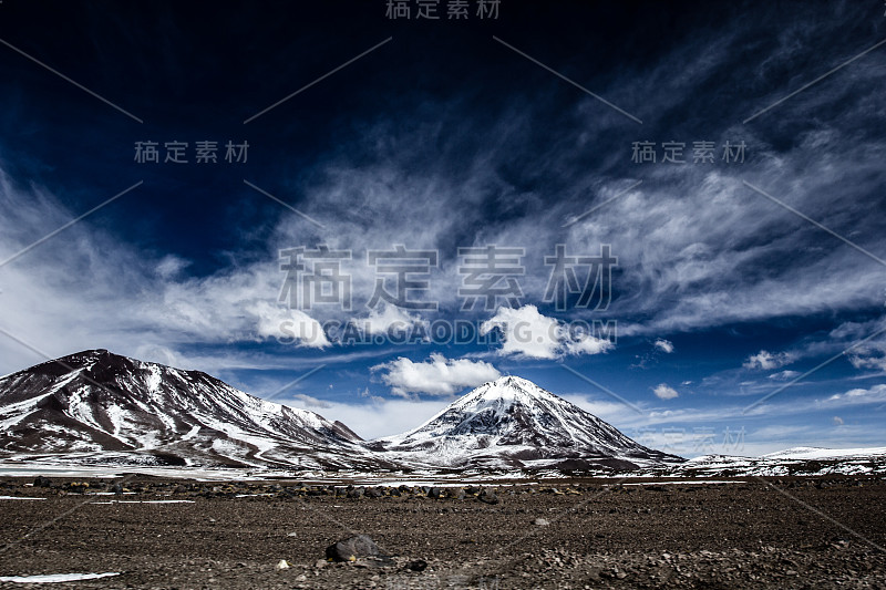 玻利维亚Altiplano沙漠和山脉