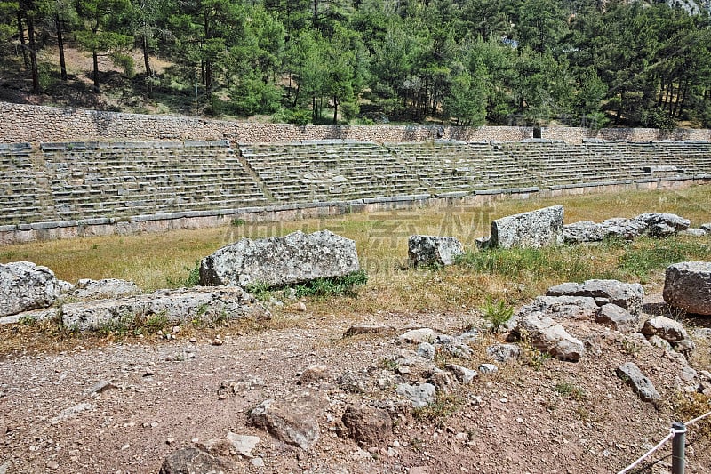 山顶体育场在德尔福，希腊