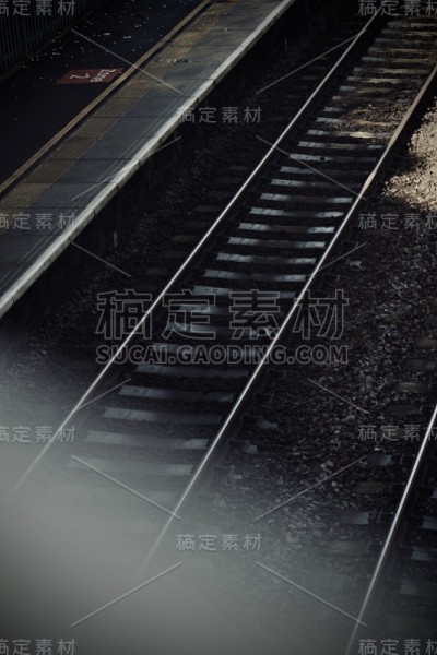 黑暗的铁路