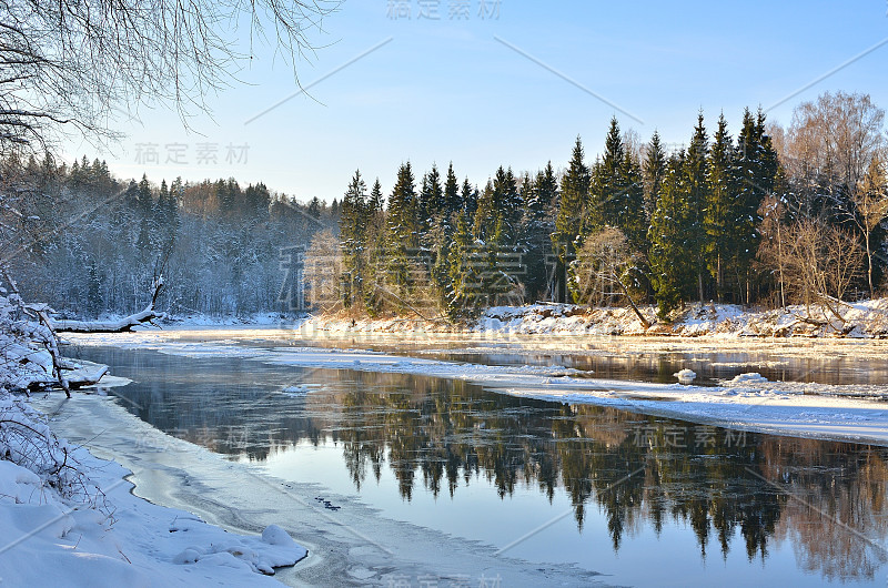 高加河谷冬季景观。Sigulda, Latvi