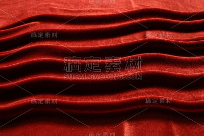红色绸缎窗帘