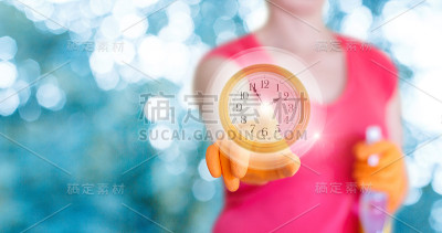 该打扫房子了。