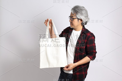 亚洲人