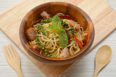 辣味意大利面，香肠炒