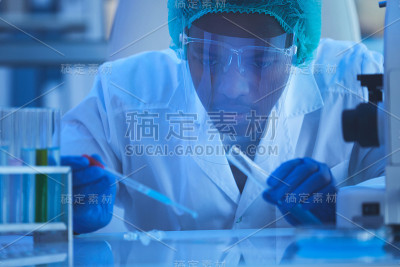 科学家正在研制对抗新病毒的疫苗