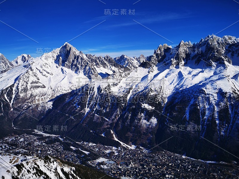 夏蒙尼勃朗峰法国山山顶滑雪滑雪板滑雪板旅行旅行者