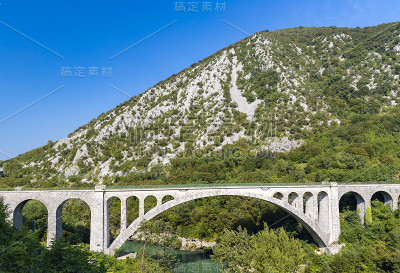 斯洛文尼亚索卡河上的索尔坎桥